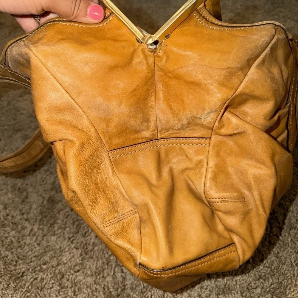 Coach Ergo Tan Kiss Lock Hobo Shoulder Bag Plaid Lined, Gold Hardware, Charm